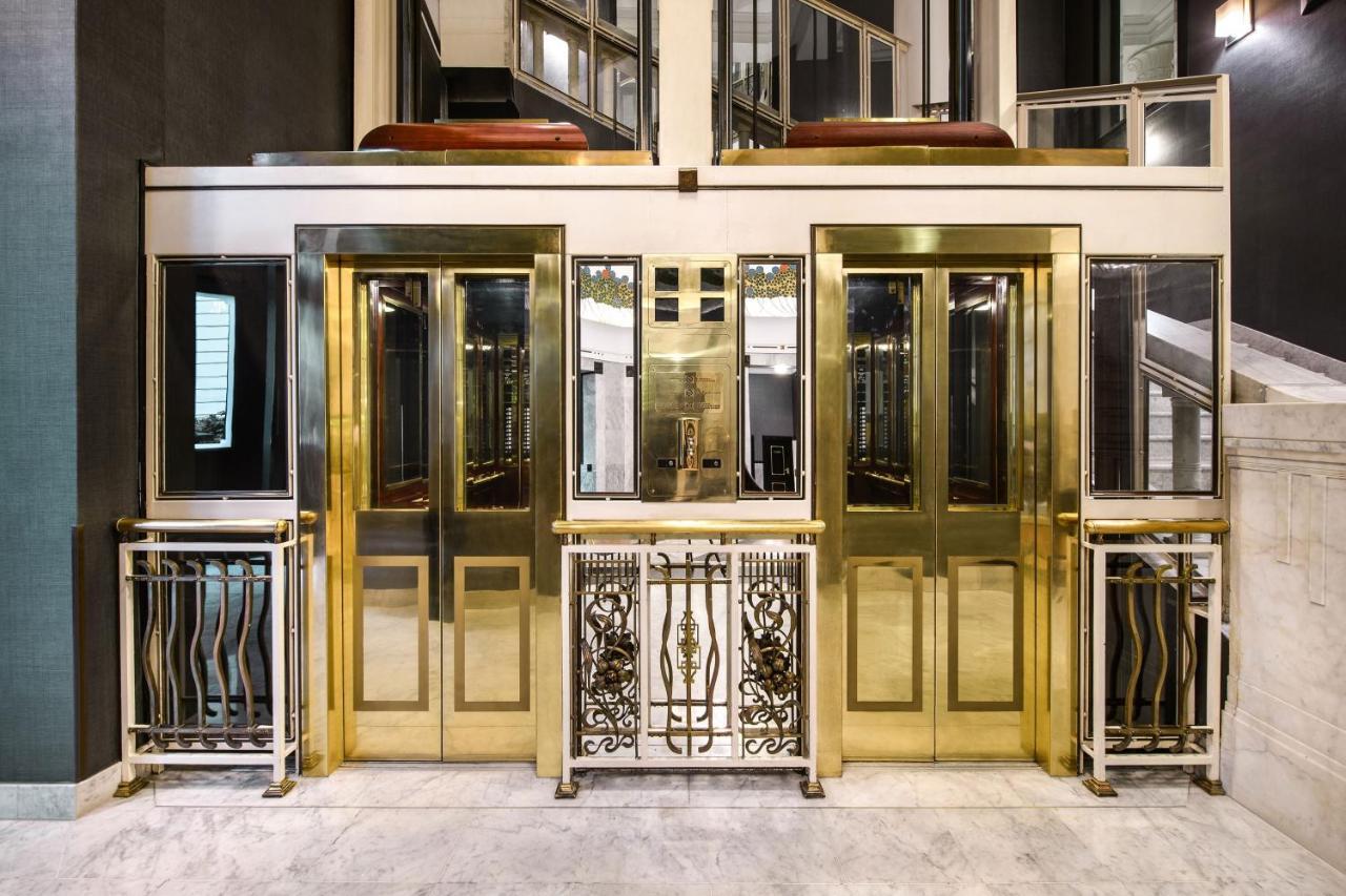 Hotel Bristol, A Luxury Collection Hotel, Warsaw Ngoại thất bức ảnh The elevators at the top of the staircase