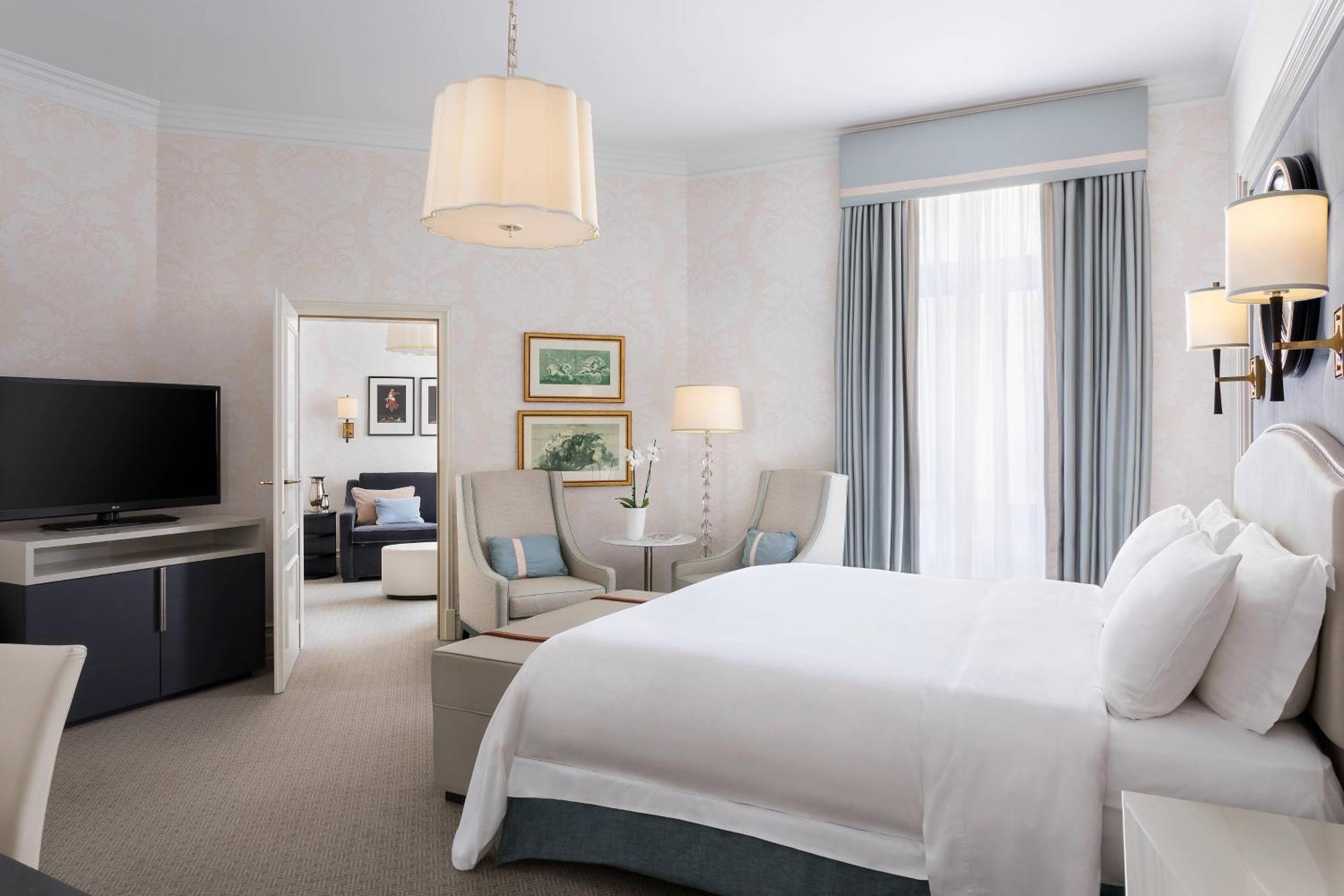 Hotel Bristol, A Luxury Collection Hotel, Warsaw Ngoại thất bức ảnh A suite at the Waldorf Astoria Washington DC